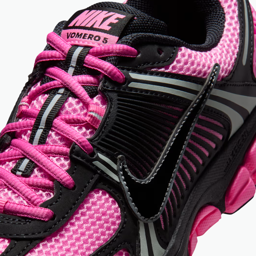 Sneakers Voomero 5 Black Pink